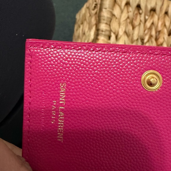 YSL Saint Laurent bi fold wallet in Fuscia Grain De Poudre - Picture 8 of 14